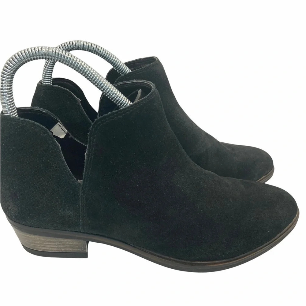 NWOT Crevo Leighton Perforated Booties 7